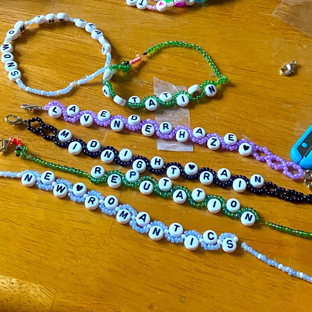 Taylor Swift Friendship Bracelets